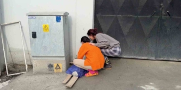 Beyoğlu’nda yangında ölen kedisinin başında sinir krizi geçirdi