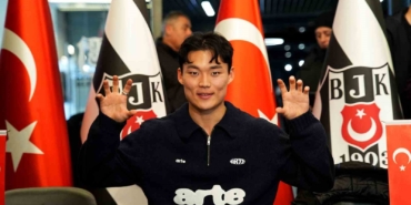 Hyeon-gyu Oh imza gününde taraftarlarla buluştu