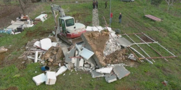 Çanakkale’de 10 kaçak yapı yıkıldı