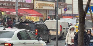 Arnavutköy’de kar yağışı etkili olmaya devam ediyor