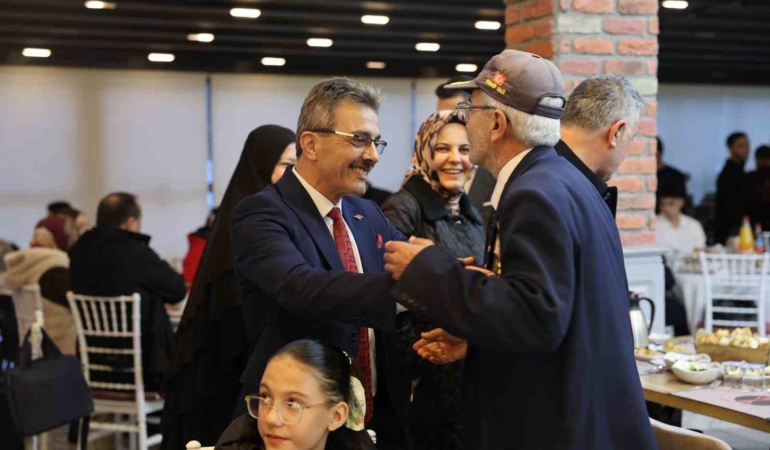 Şehit aileleri ve gaziler Erenler’de iftarda buluştu