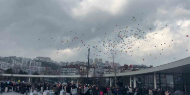 Yardım kampanyası tamamlanan Uras Ege için gökyüzüne balonlar bırakıldı