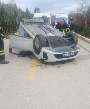 Bilecik’te takla atan araçtan burnu bile kanamadan çıktı