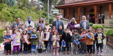 Vali Sözer, Şeyh Edebali Türbesi’nde anaokulu öğrencileriyle buluştu