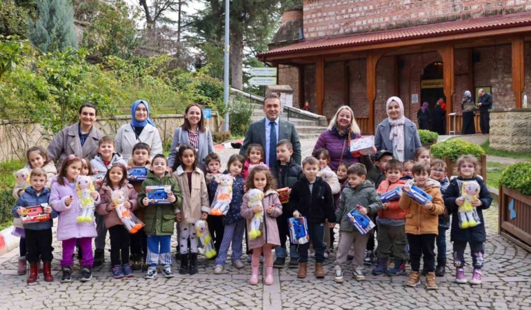 Vali Sözer, Şeyh Edebali Türbesi’nde anaokulu öğrencileriyle buluştu