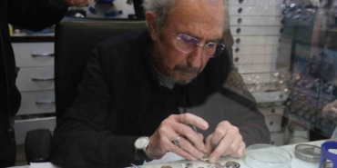 Okuldan vazgeçti, ömrünü akrep ve yelkovana adadı