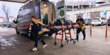 Bursa’da servis minibüsünden inen sürücüye araç çarptı