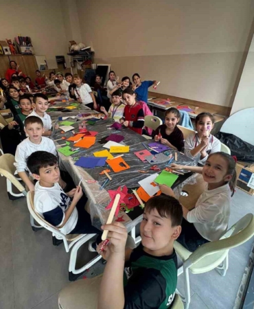 Minik öğrenciler mutfak ve tasarım atölyelerinde deneyim kazandı