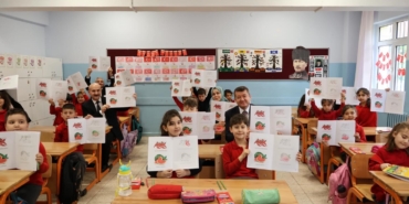 Bilecik’te ‘Bilecik’i Herkes Bilecek’ boyama kitabı öğrencilere dağıtıldı