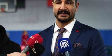 Mesut Özil’den Güreş Milli Takımı’na ziyaret