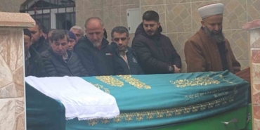 Ankara’da aile katliamı yapan ve intihar eden şahıs ile annesi Gebze’de defnedildi