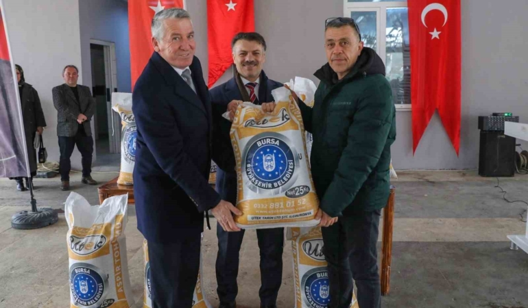 Büyükşehir’de üreticiye fidan ve tohum desteği