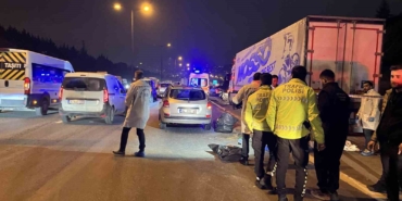 Başakşehir TEM’de arızalanan tıra çarpan motosikletli hayatını kaybetti