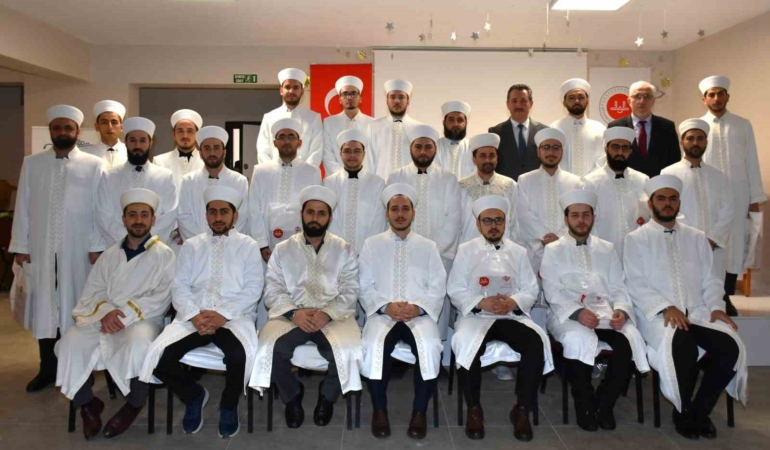 Bilecik’e atanan din görevlilerine ‘Cübbe ve Sarık Giydirme’ programı