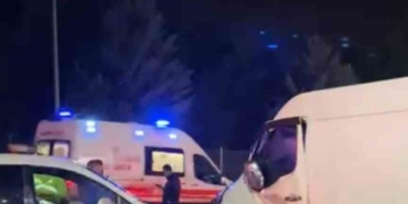 Sultanbeyli’de polis aracı ile otomobil çarpıştı: 3 yaralı