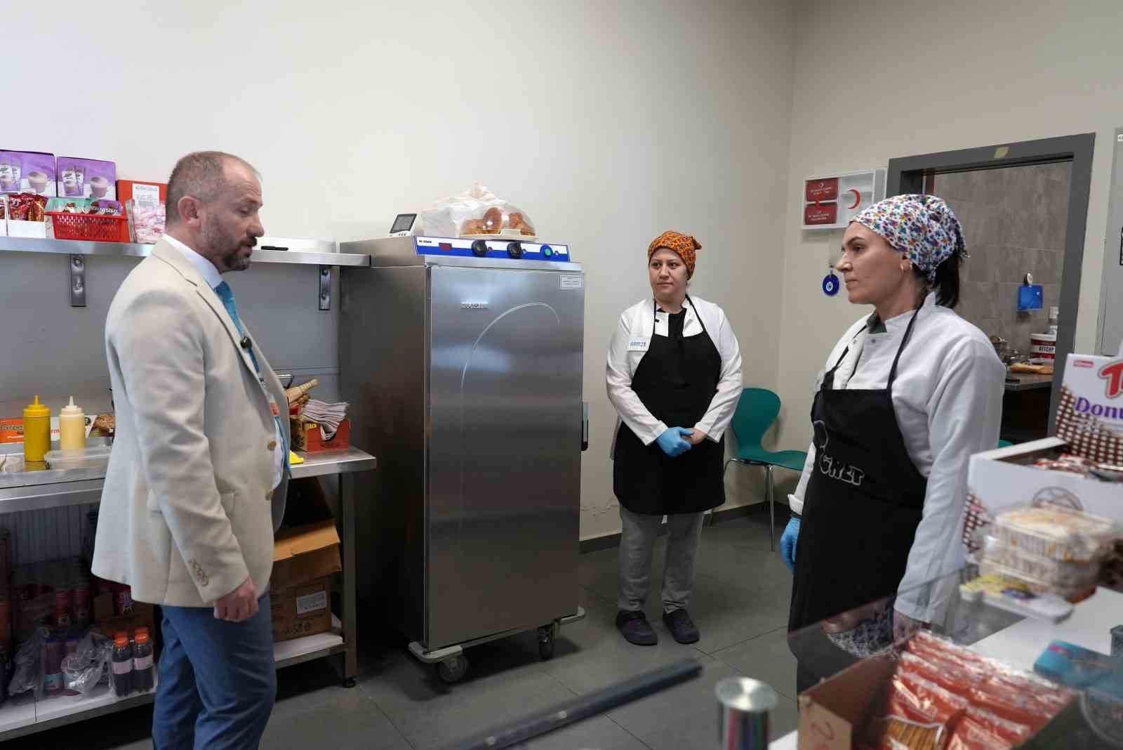 Maltepe’de okul kantinlerinde gıda denetimi sürüyor