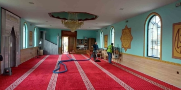 Balkanlar’daki camilerde Ramazan temizliği