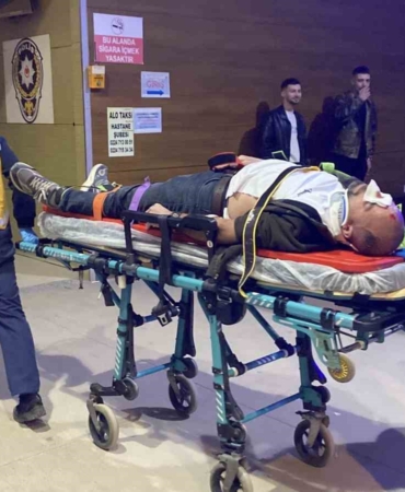 Kamyonun kasasından düşen işçi yaralandı