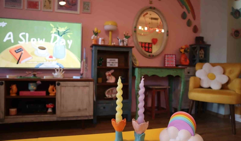 Hayal dünyasından gerçeğe uzanan renkli yolculuk: Bu ev masalları aratmıyor