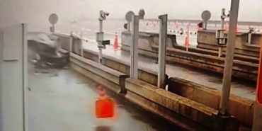 Kuzey Marmara gişelerinde araç bariyerlere çarptı: 1 yaralı