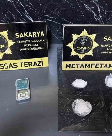 İstanbul’dan Sakarya’ya zehir taşıyan iki şahıs tutuklandı