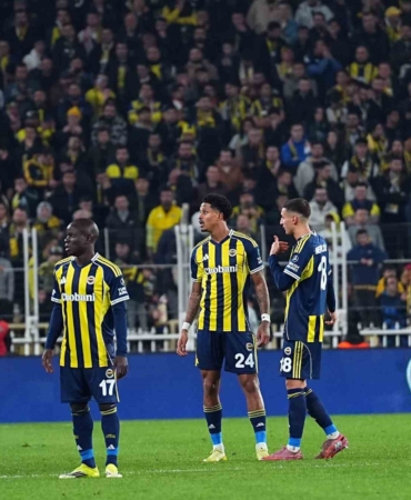 Jayden Oosterwolde ve Fred, cezalı duruma düştü