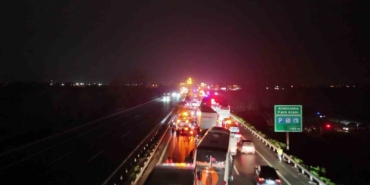 Sakarya’da 16 aracın karıştığı zincirleme kazada 4’ü ağır 13 yaralı: Olay yeri böyle görüntülendi