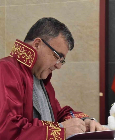 Altıeylül’de yeni evlenecek çiftelere 10 bin TL destek