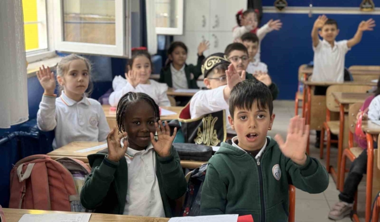 Restore edilen Kağıthane Yaşar Doğu İlkokulu hizmete açıldı