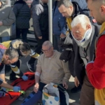 Çanakkale’de özel halk otobüsü yayaya çarptı: 8 yaralı