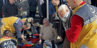 Çanakkale’de özel halk otobüsü yayaya çarptı: 8 yaralı