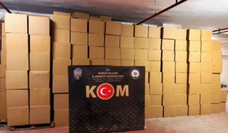 Bursa’da dev kaçak tütün operasyonu...Milyonlarca makaron ele geçirildi