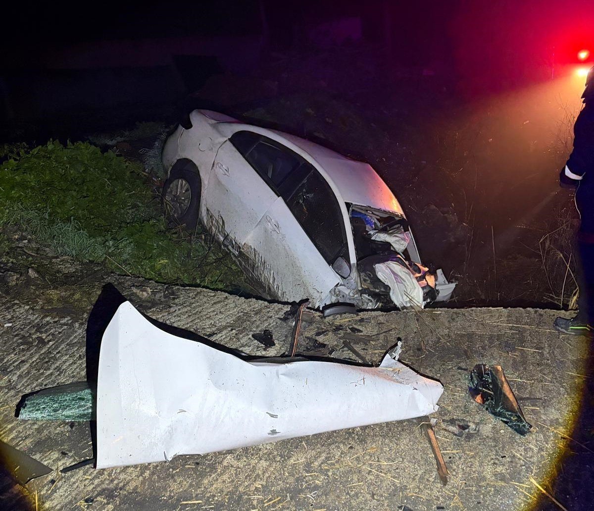 Edirne’de şarampole devrilen otomobildeki 2 kişi hayatını kaybetti