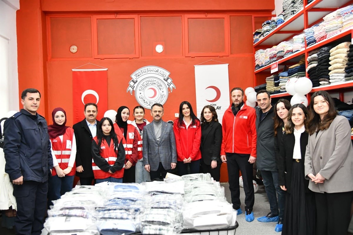 Başiskele’de dayanışma mağazası hizmete açıldı