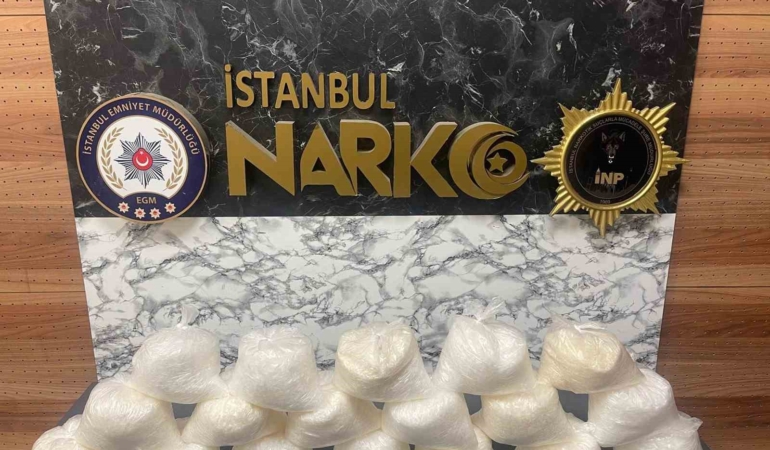 Bahçelievler’de valizden uyuşturucu çıktı: 18 kilo katı metamfetamin ele geçirildi