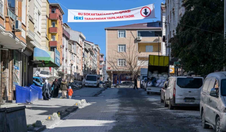 İSKİ, Esenyurt’ta yaptığı kazı çalışmalarının ardından sokakları kapatmadan bıraktı