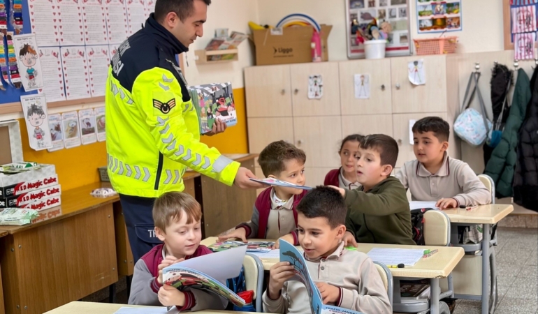 Bilecik’te 105 öğrenciye okul servisi ve trafik kuralları eğitimi