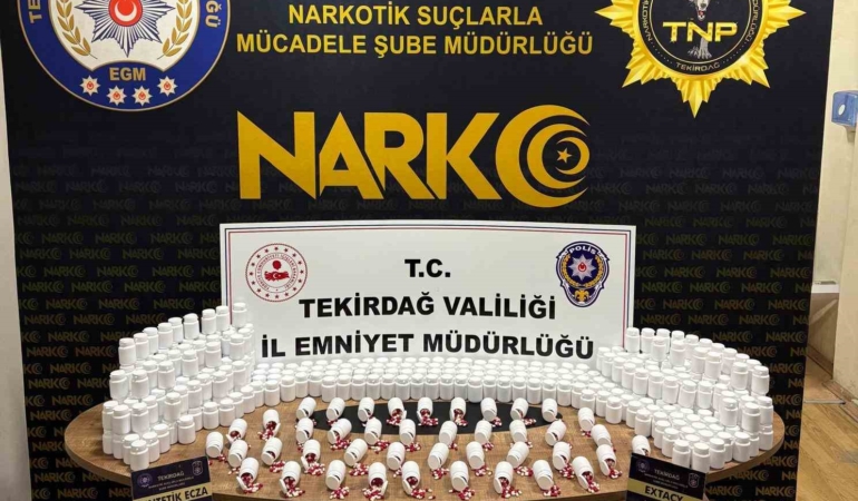 Çorlu’da 2 ’torbacı’ tutuklandı, 26 bin 730 sentetik ecza ele geçirildi