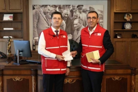 Çekmeköy Belediye Başkanı Orhan Çerkez ve eşinden Gazze’ye destek