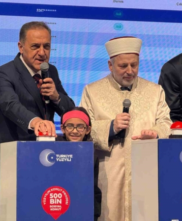 Yalova’da bin 805 TOKİ konutunun kura çekimi yapıldı