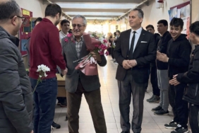 Muratlı’da emekli olan öğretmene duygusal veda