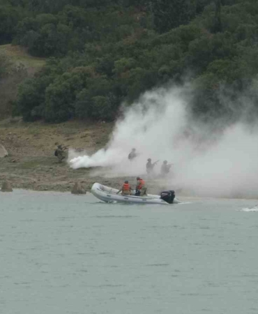Mehmetçik Çanakkale’de "Durgun Sulardan Geçiş Eğitimi" gerçekleştirdi