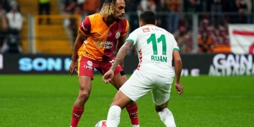 Trendyol Süper Lig: Galatasaray: 1 - Corendon Alanyaspor: 0 (İlk yarı)