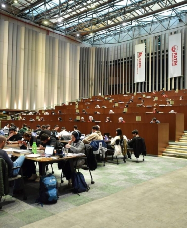 Başkonsoloslardan Fatih kütüphanelerine tam not