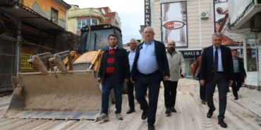 Başkan Ertaş sahaya indi; Edremit’te yol atağı