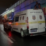 Küçükçekmece’de seyir halindeki motosiklet, temizlik aracının altına girdi: 2 ölü