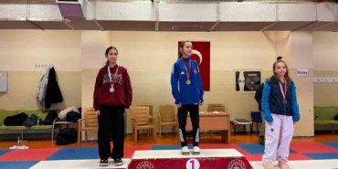 Bilecik’te okul spor faaliyetleri Taekwondo Gençler İl Birinciliği tamamlandı