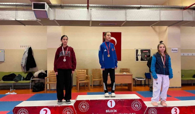 Bilecik’te okul spor faaliyetleri Taekwondo Gençler İl Birinciliği tamamlandı