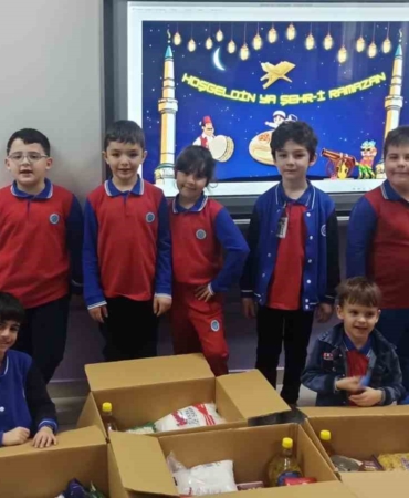 Minik ellerin büyük yüreği