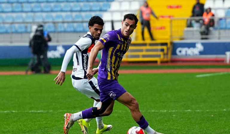 Trendyol Süper Lig: Eyüpspor: 0 - Başakşehir: 1 (Maç devam ediyor)